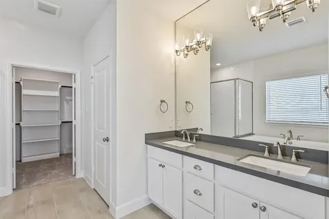 2523 S Houston Avenue Pearland TX 77581