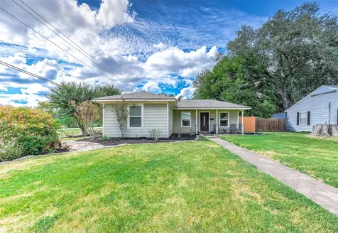 237 Mclemore Drive Alvin TX 77511