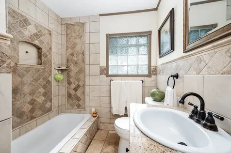 237 Mclemore Drive Alvin TX 77511