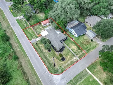 237 Mclemore Drive Alvin TX 77511