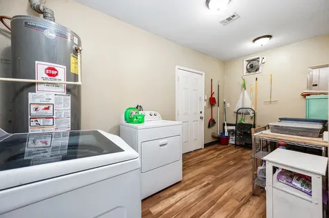 237 Mclemore Drive Alvin TX 77511