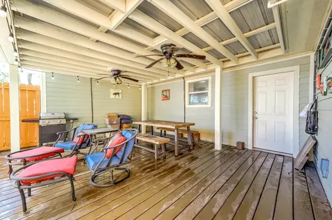 237 Mclemore Drive Alvin TX 77511