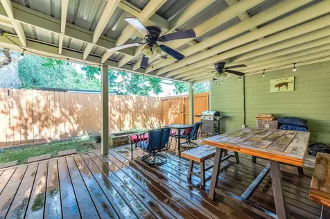 237 Mclemore Drive Alvin TX 77511