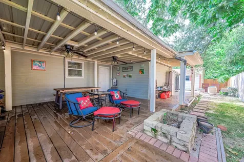 237 Mclemore Drive Alvin TX 77511