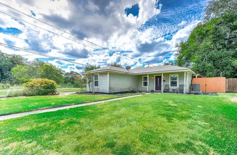 237 Mclemore Drive Alvin TX 77511