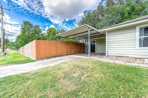 237 Mclemore Drive Alvin TX 77511