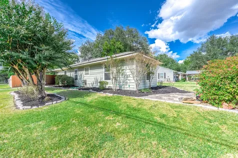 237 Mclemore Drive Alvin TX 77511