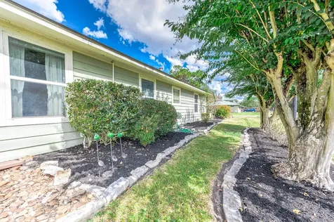 237 Mclemore Drive Alvin TX 77511