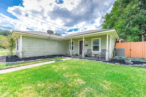 237 Mclemore Drive Alvin TX 77511