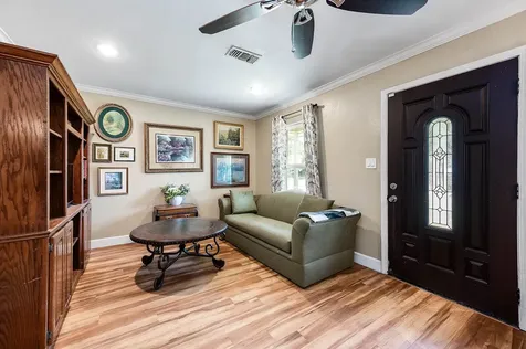 237 Mclemore Drive Alvin TX 77511