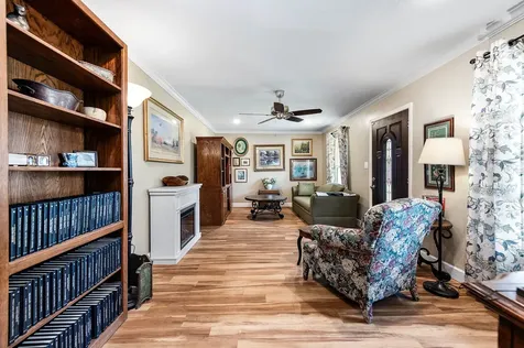 237 Mclemore Drive Alvin TX 77511