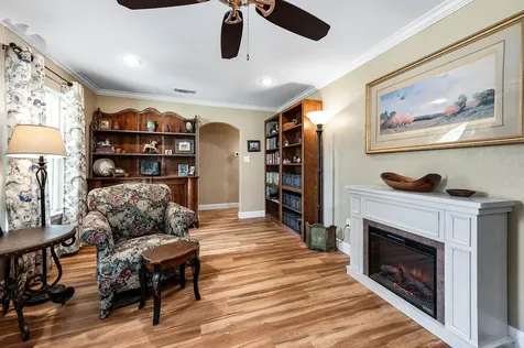 237 Mclemore Drive Alvin TX 77511