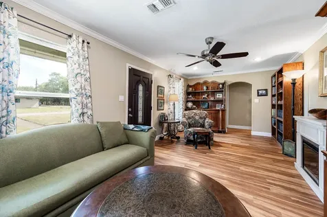 237 Mclemore Drive Alvin TX 77511
