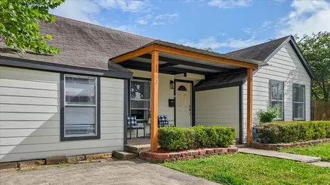 1702 Alabama Street Baytown TX 77520