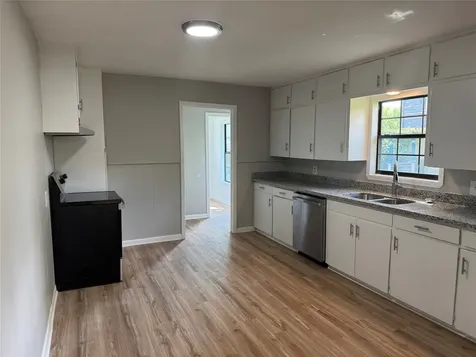 411 N Baron Street Bellville TX 77418