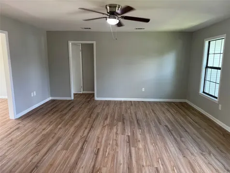 411 N Baron Street Bellville TX 77418
