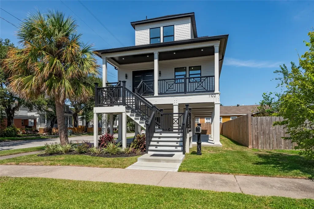 1102 36th Street Galveston TX 77550