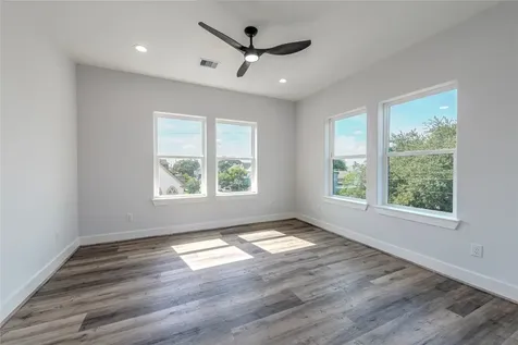 1102 36th Street Galveston TX 77550