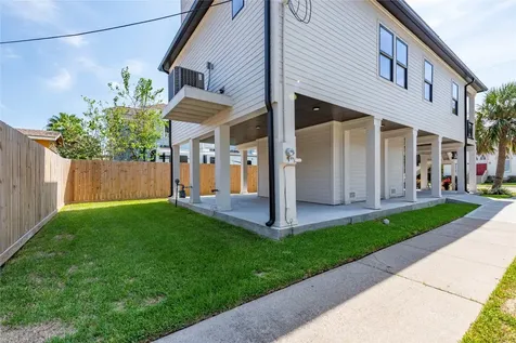 1102 36th Street Galveston TX 77550
