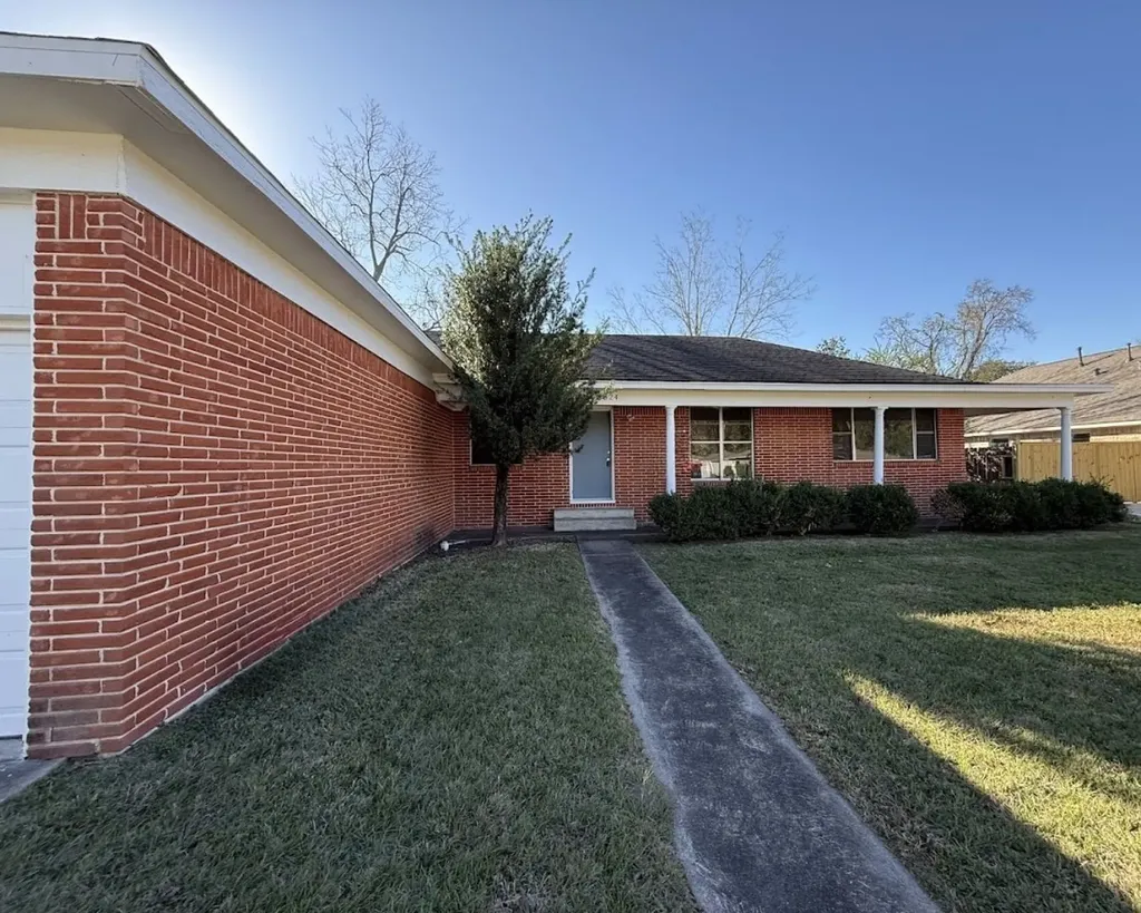 1824 Magnolia Street Liberty TX 77575