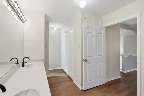 5515 Strack Road 105 Houston TX 77069