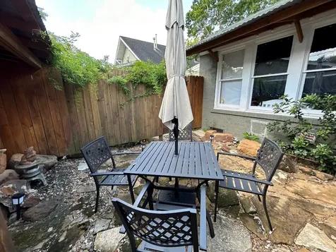 1322 Harvard Street Houston TX 77008