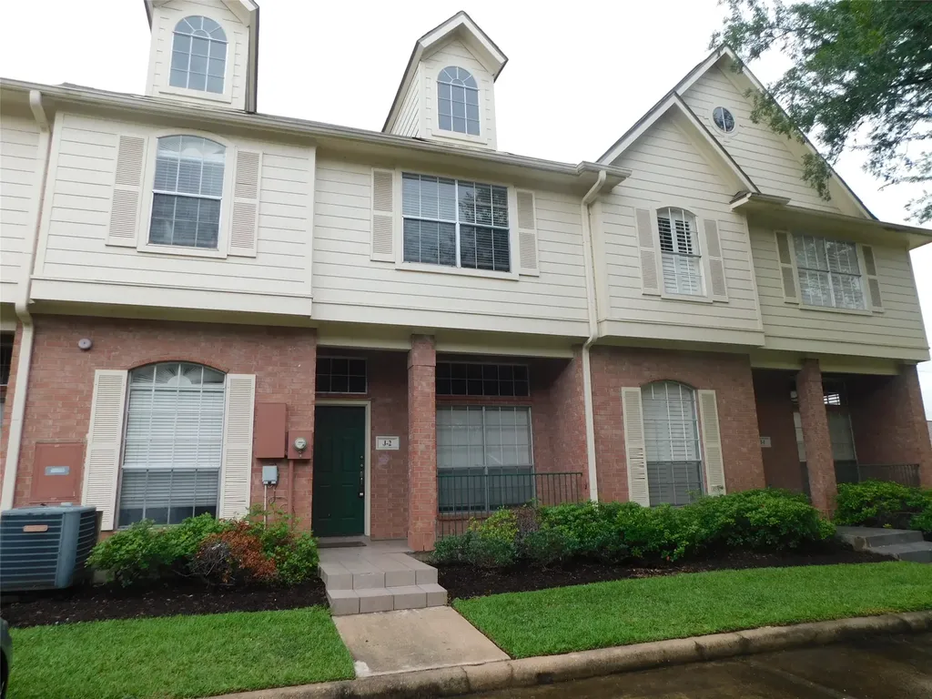 2710 Grants Lake Boulevard J2 Sugar Land TX 77479