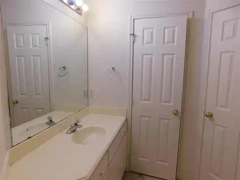 2710 Grants Lake Boulevard J2 Sugar Land TX 77479