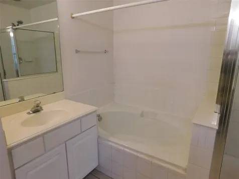 2710 Grants Lake Boulevard J2 Sugar Land TX 77479