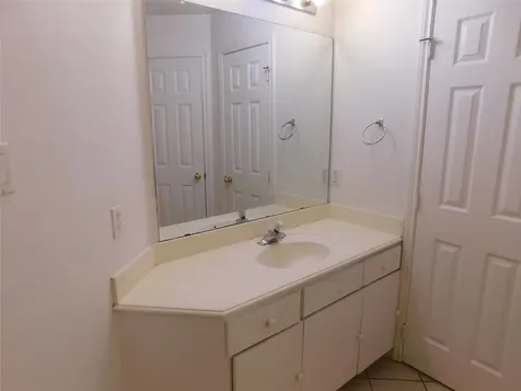 2710 Grants Lake Boulevard J2 Sugar Land TX 77479