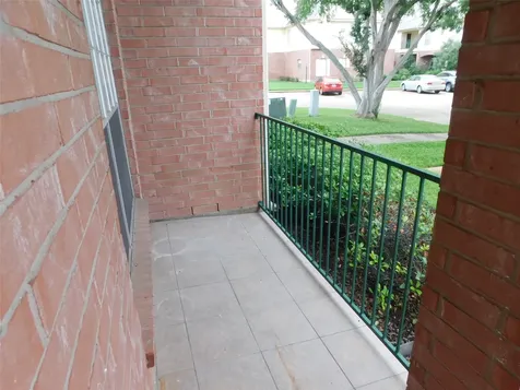2710 Grants Lake Boulevard J2 Sugar Land TX 77479