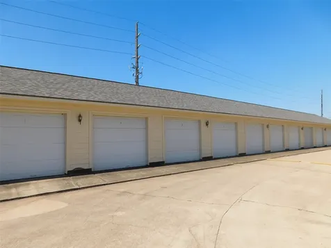 2710 Grants Lake Boulevard J2 Sugar Land TX 77479