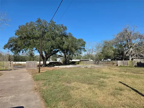 414 Gordy Road Bacliff TX 77518