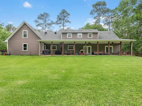 210 Creekside Drive Magnolia TX 77354