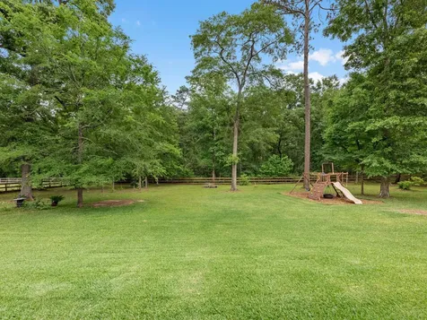 210 Creekside Drive Magnolia TX 77354