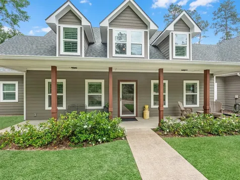 210 Creekside Drive Magnolia TX 77354