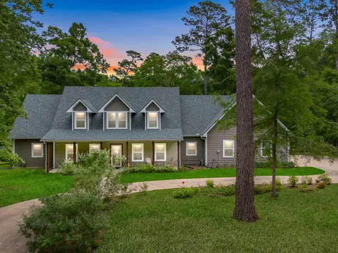 210 Creekside Drive Magnolia TX 77354
