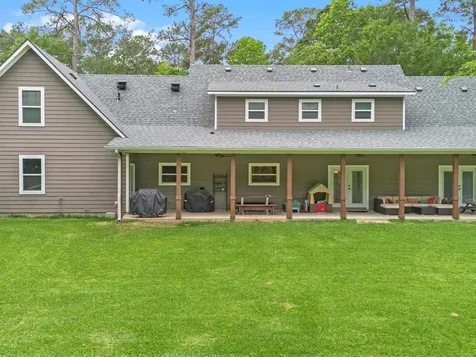 210 Creekside Drive Magnolia TX 77354