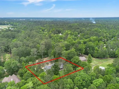 210 Creekside Drive Magnolia TX 77354