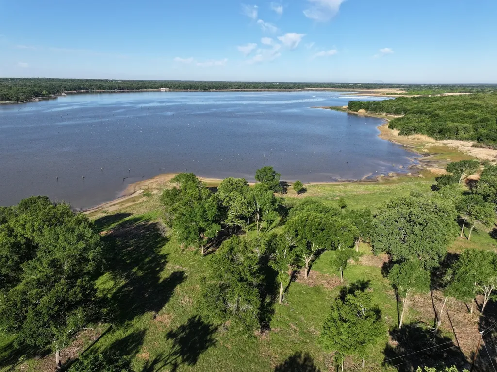 00 Lcr 800 Groesbeck TX 76642