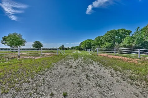 00 Lcr 800 Groesbeck TX 76642