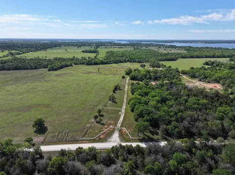 00 Lcr 800 Groesbeck TX 76642