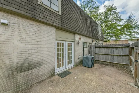 815 S Ripple Creek Drive 4 Houston TX 77057