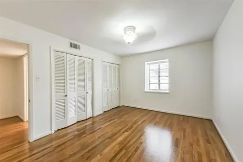 815 S Ripple Creek Drive 4 Houston TX 77057