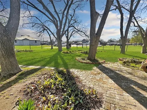 111 S Mill Street Flatonia TX 78941