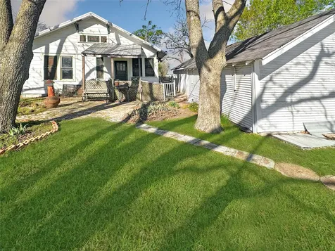 111 S Mill Street Flatonia TX 78941