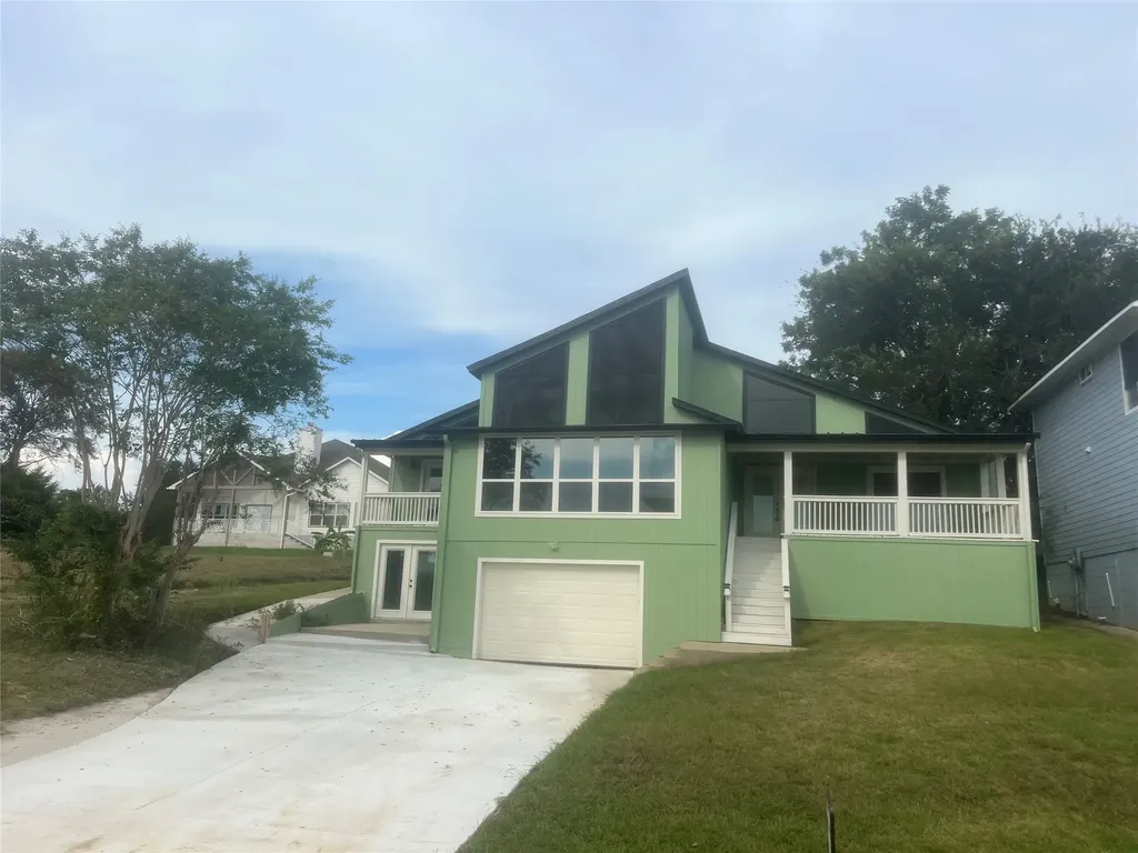 311 Edgewater Drive Livingston TX 77351