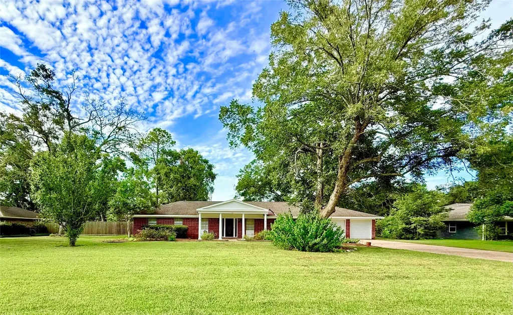 204 Hillcrest Drive Alvin TX 77511