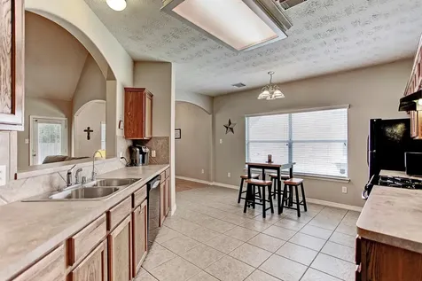 9211 Hidden Lake E Magnolia TX 77354