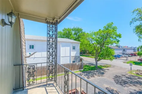 5922 Fairdale Lane B Houston TX 77057